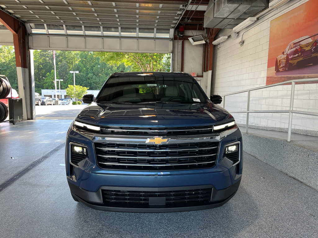 New 2026 Chevrolet Traverse LT FWD image 2