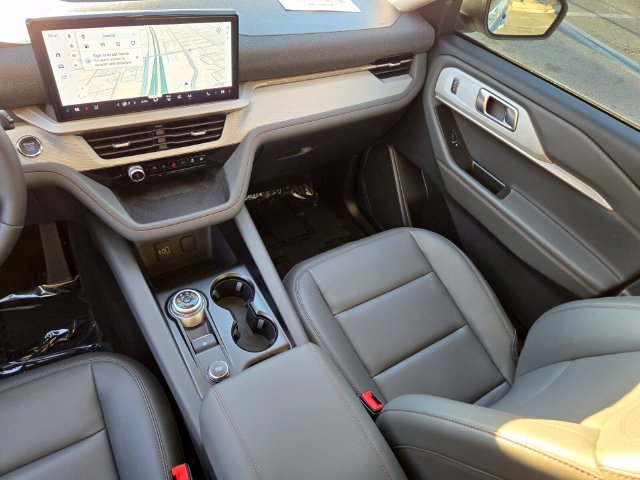 Used 2026 Ford Explorer Active w/ Active Comfort Package RWD image 19