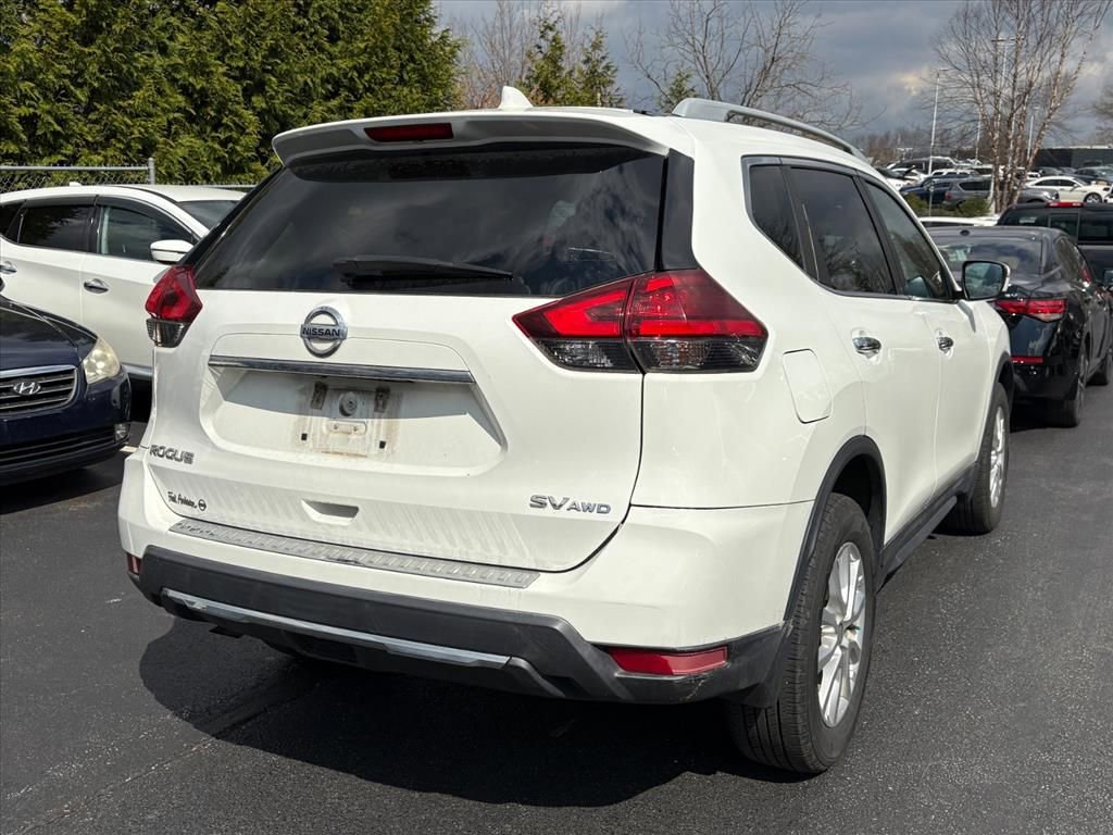 Used 2017 Nissan Rogue SV image 6