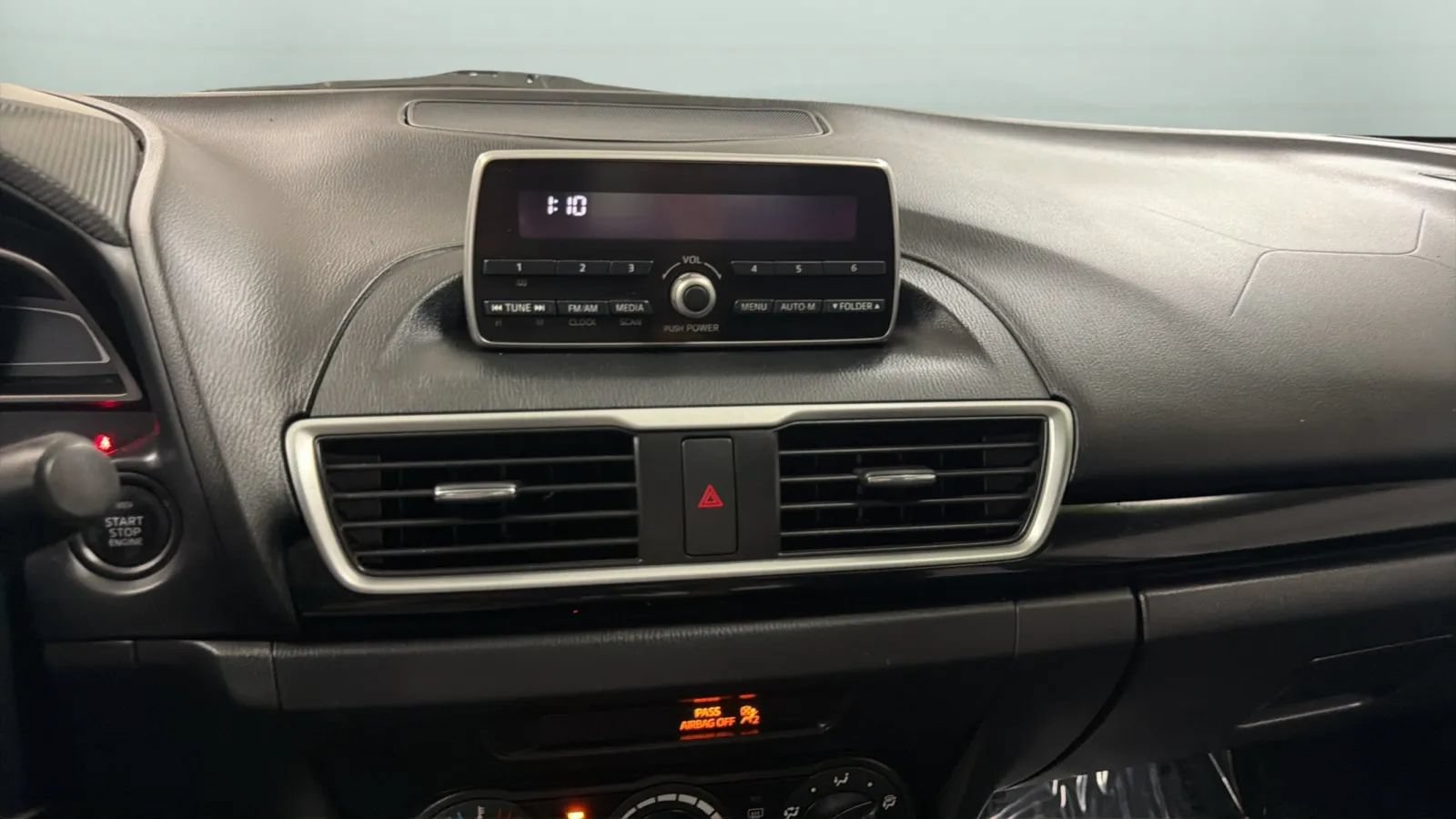 Used 2015 MAZDA MAZDA3 i SV FWD image 13