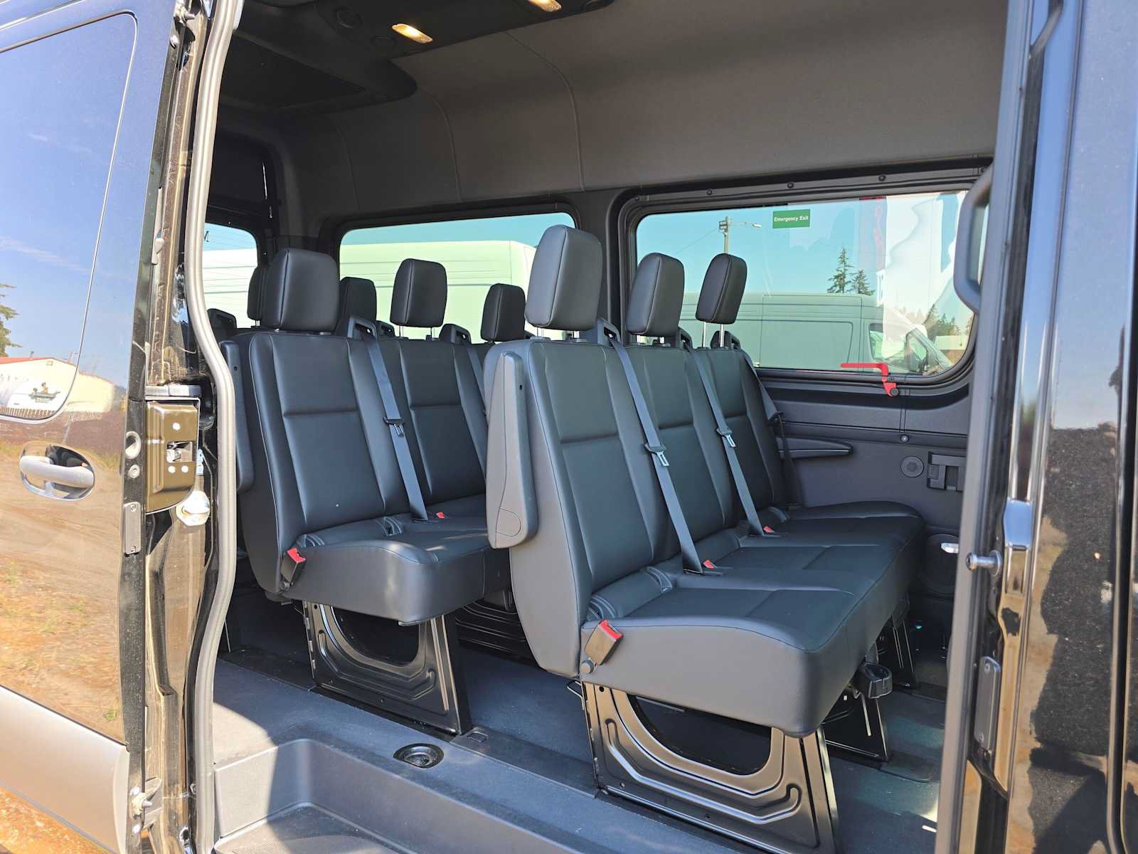 Used 2025 Mercedes-Benz Sprinter 2500 image 15