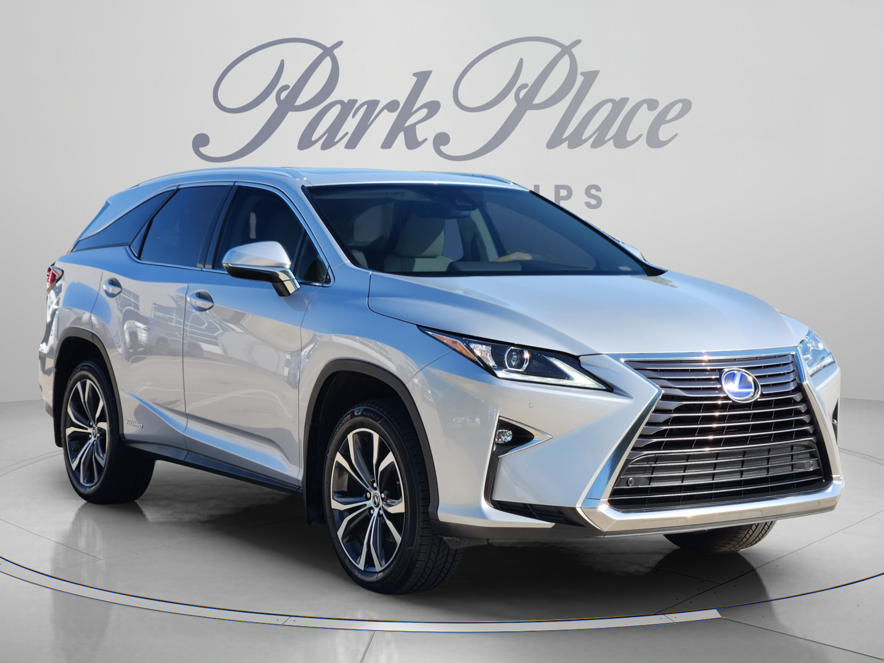 Used 2018 Lexus RX 450hL Premium w/ Premium Package AWD/4WD image 4