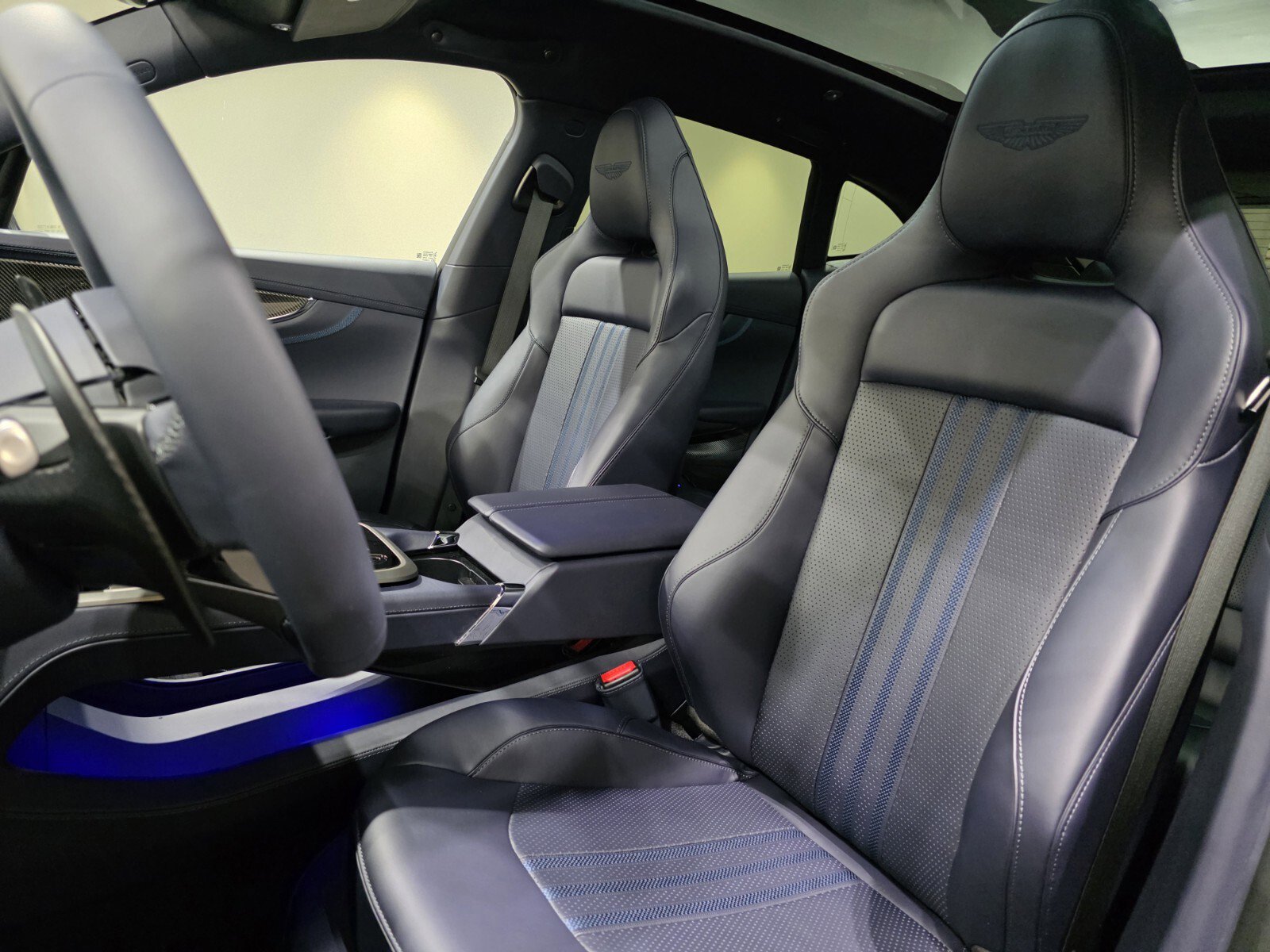 New 2026 Aston Martin DBX 707 image 12