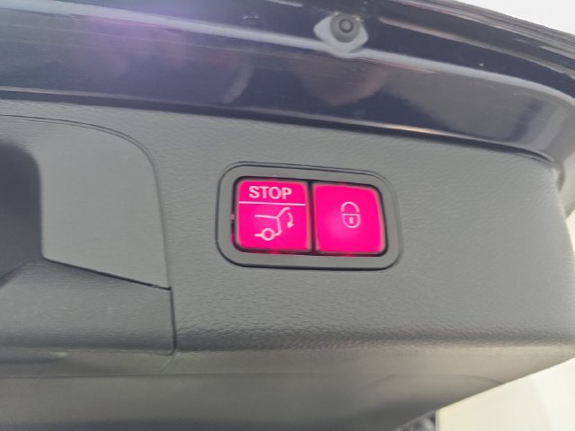 Used 2022 Mercedes-Benz GLC 300 4MATIC image 33