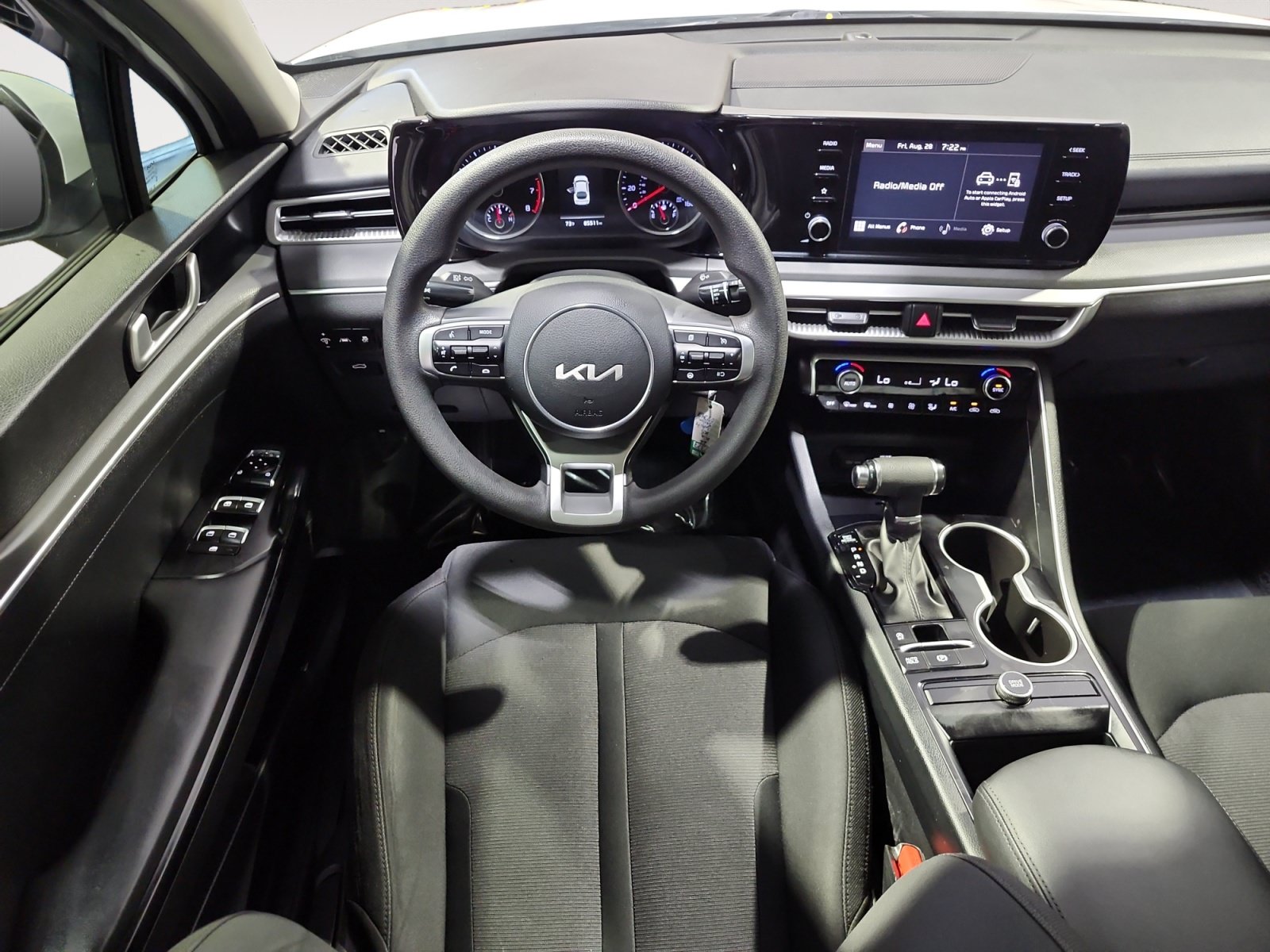 Used 2022 Kia K5 LX FWD image 10