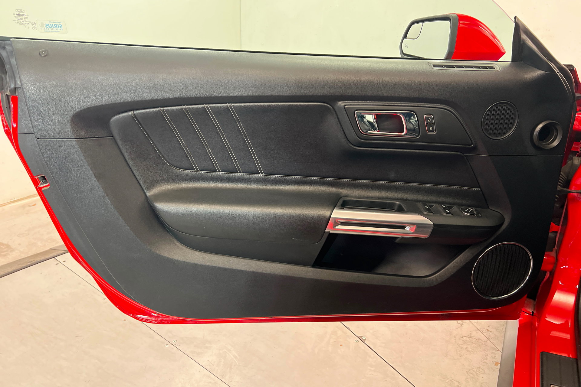 Used 2015 Ford Mustang Premium RWD image 15