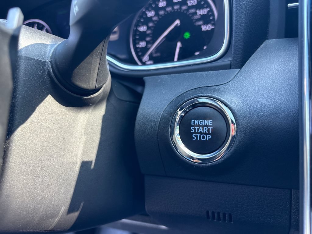 Used 2019 Toyota Avalon XSE w/ All Weather Liner Package FWD image 16