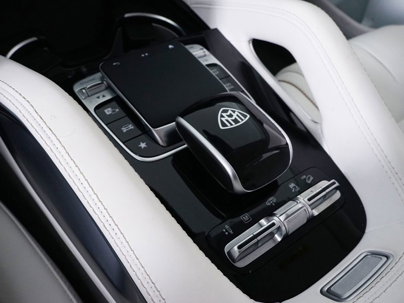 Used 2022 Mercedes-Benz Maybach GLS 600 4MATIC image 28