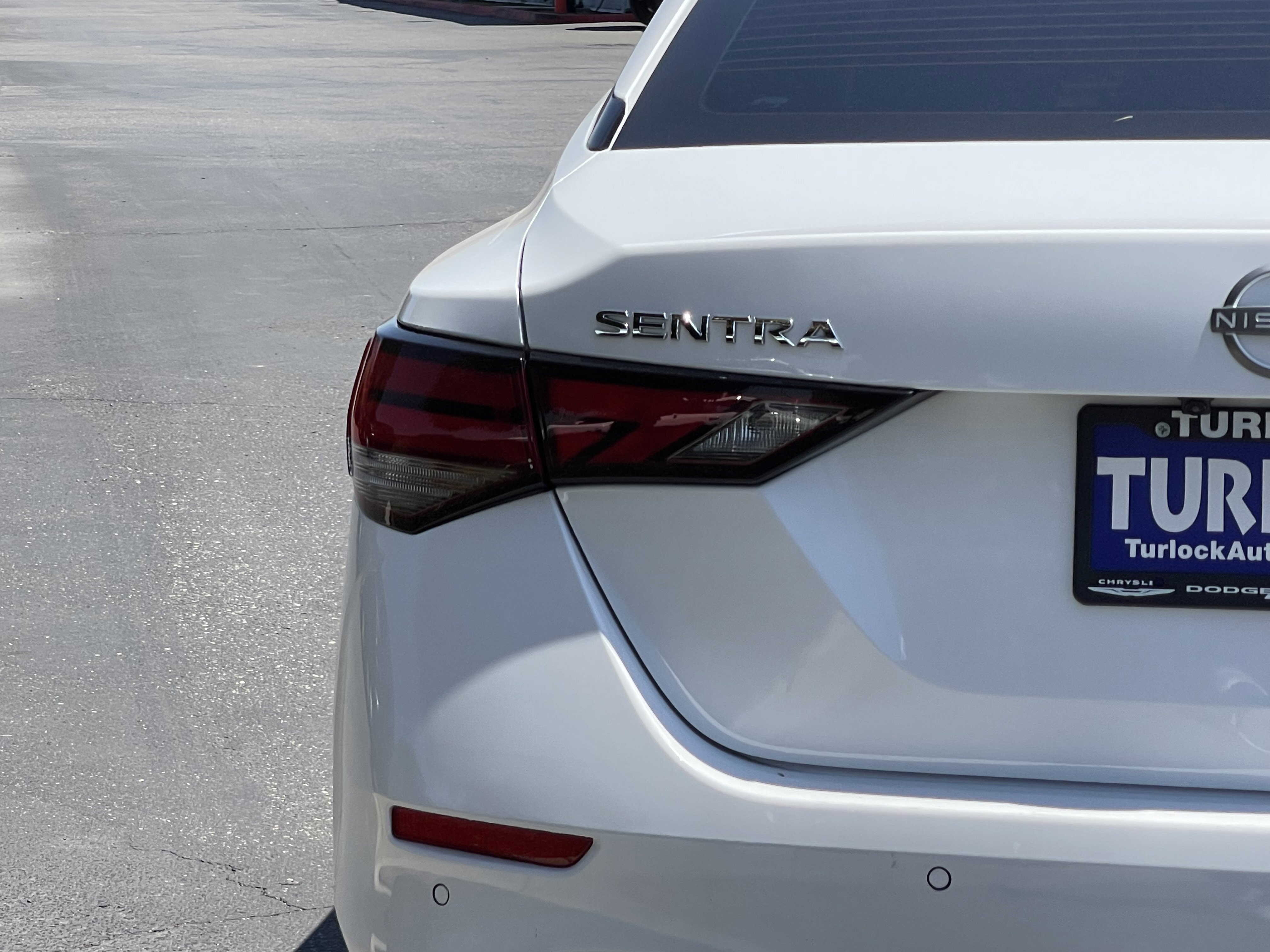 Used 2024 Nissan Sentra SV FWD image 11
