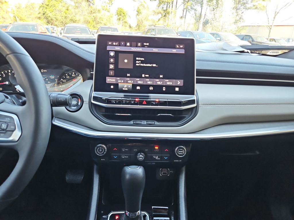 Used 2024 Jeep Compass Limited image 15