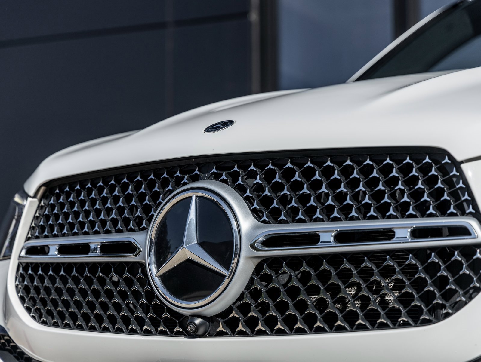 Used 2024 Mercedes-Benz GLE 450 4MATIC w/ AMG Line Exterior image 15