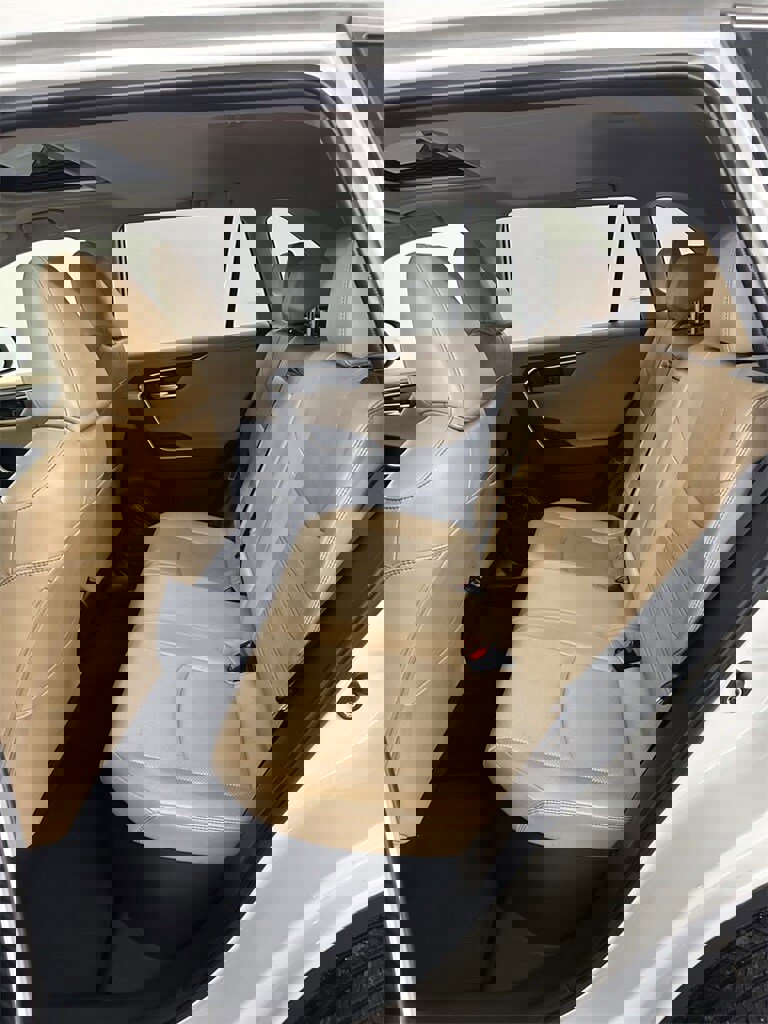 Used 2019 Toyota RAV4 Limited image 30