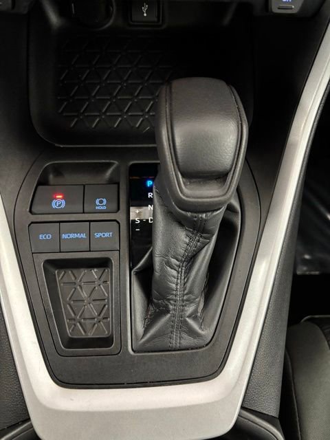 Used 2021 Toyota RAV4 XLE image 21