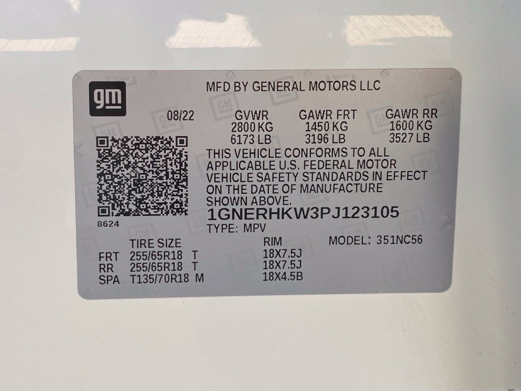 Used 2023 Chevrolet Traverse LT w/ Rear Camera Mirror Package FWD image 34