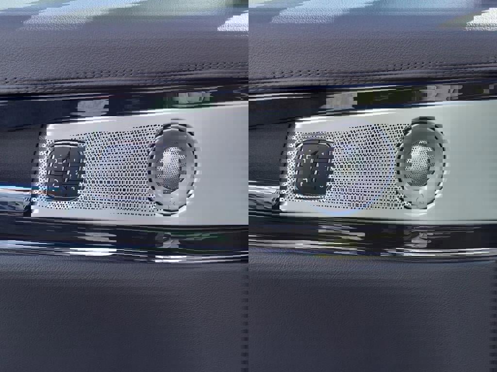 New 2023 Lincoln Nautilus Reserve w/ Equipment Group 202A image 37