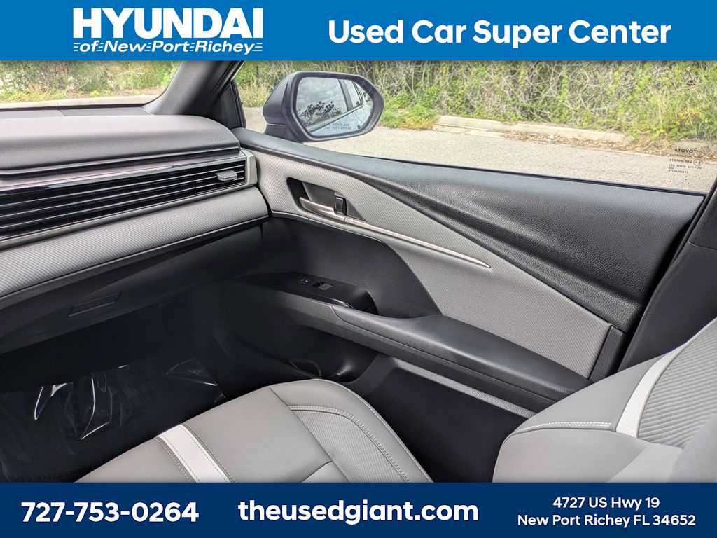Used 2025 Toyota Camry SE FWD image 20