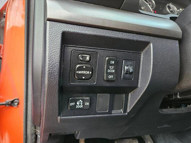 Used 2017 Toyota Tundra SR5 w/ SR5 Upgrade Package AWD/4WD image 24