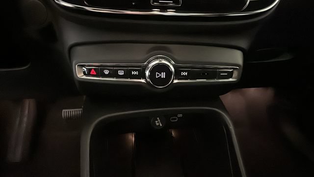 Used 2023 Volvo XC40 Recharge Plus AWD/4WD image 22