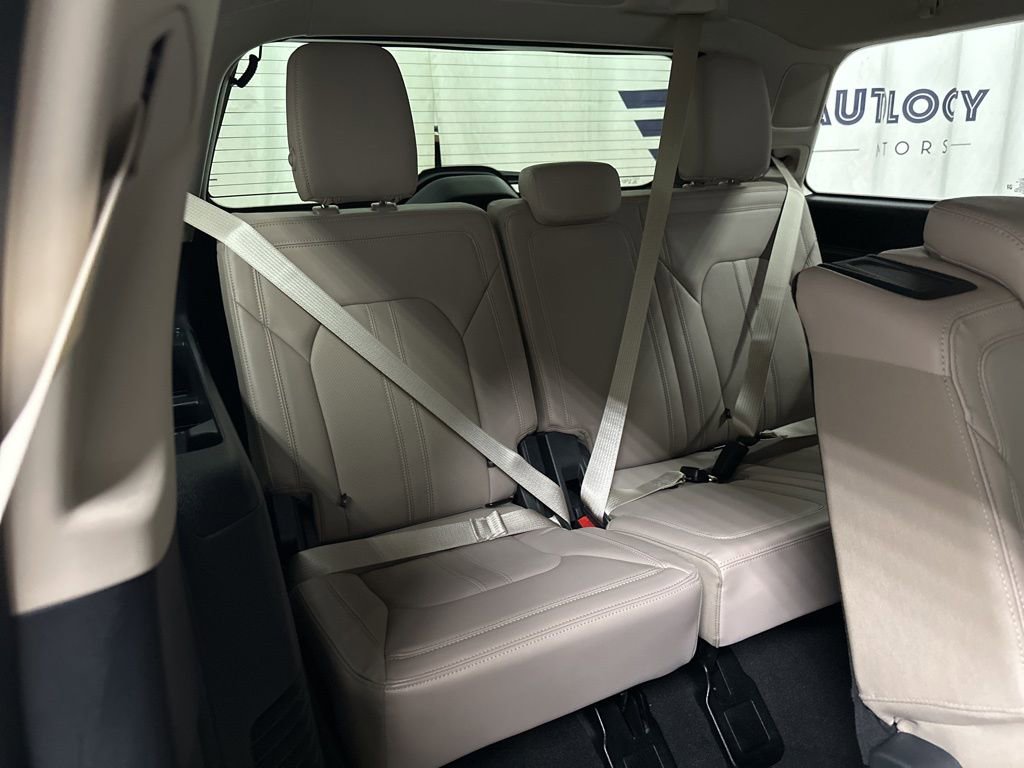 Used 2024 Ford Expedition Limited image 22