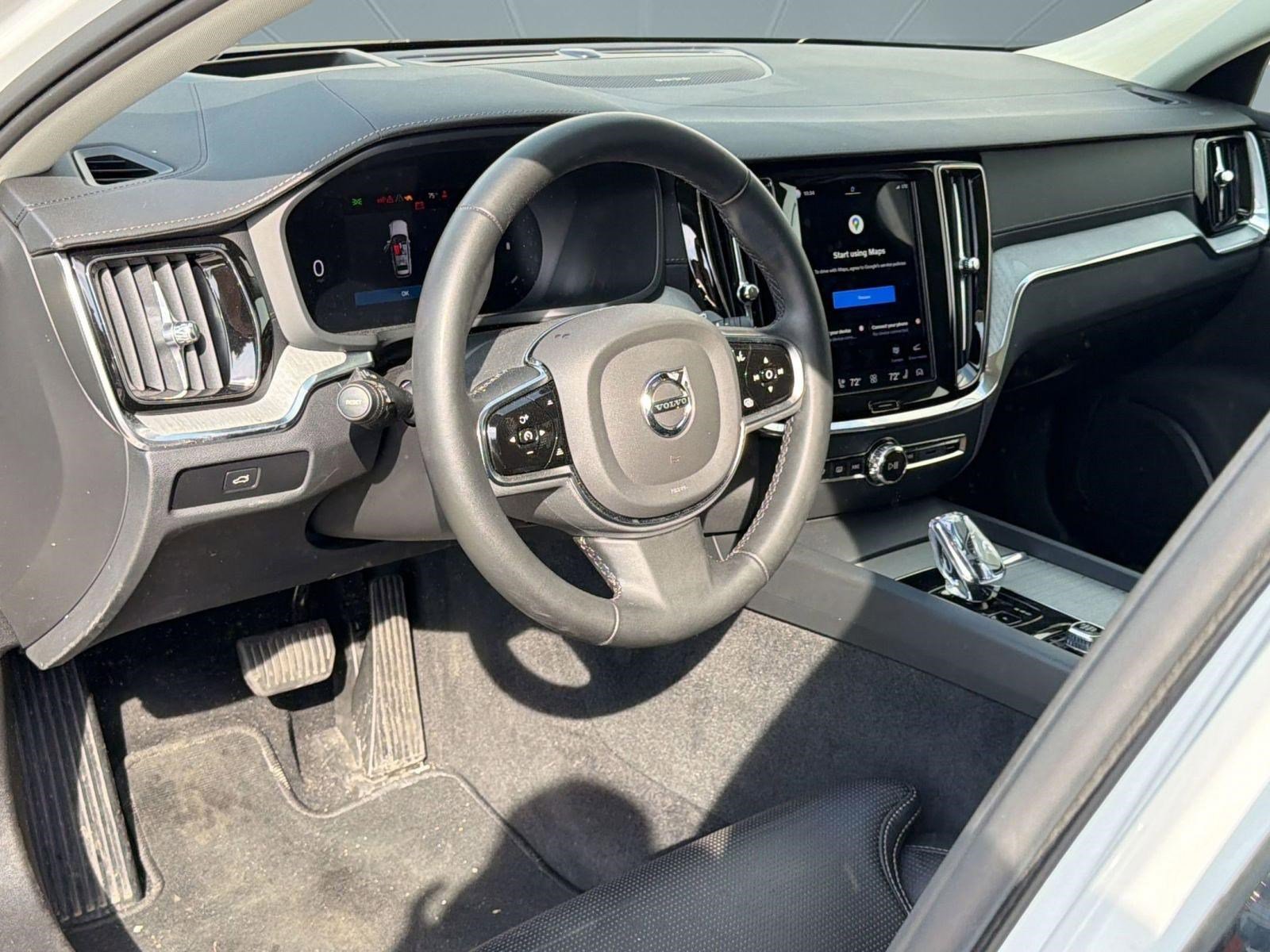 Certified 2024 Volvo V60 B5 Cross Country Ultimate image 4