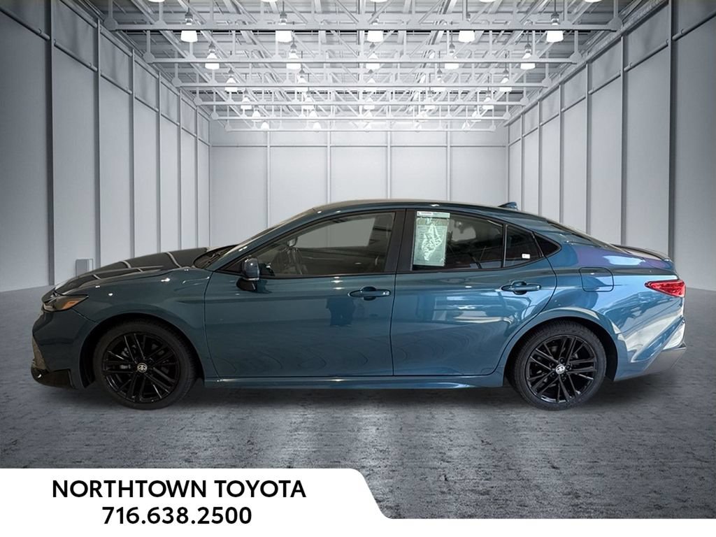 Used 2025 Toyota Camry SE FWD image 2