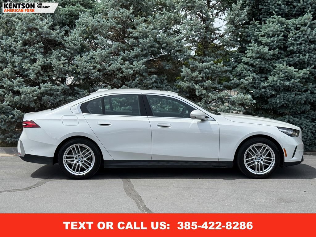 Used 2025 BMW 530i xDrive image 11