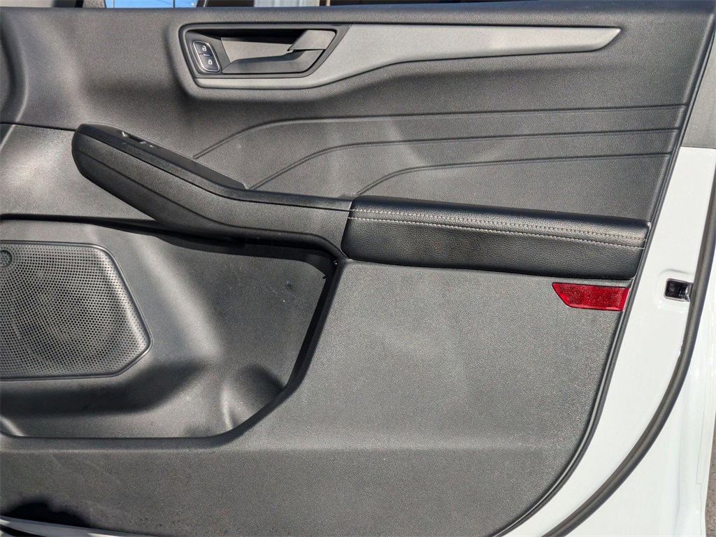 Used 2025 Ford Escape Active image 32