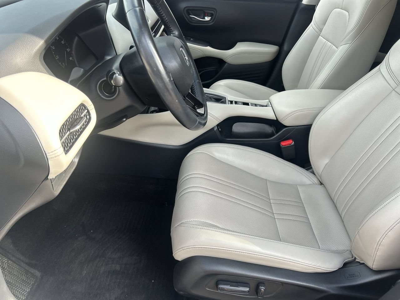 Used 2024 Honda HR-V EX-L image 16