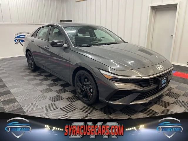 Used 2026 Hyundai Elantra Sport image 1
