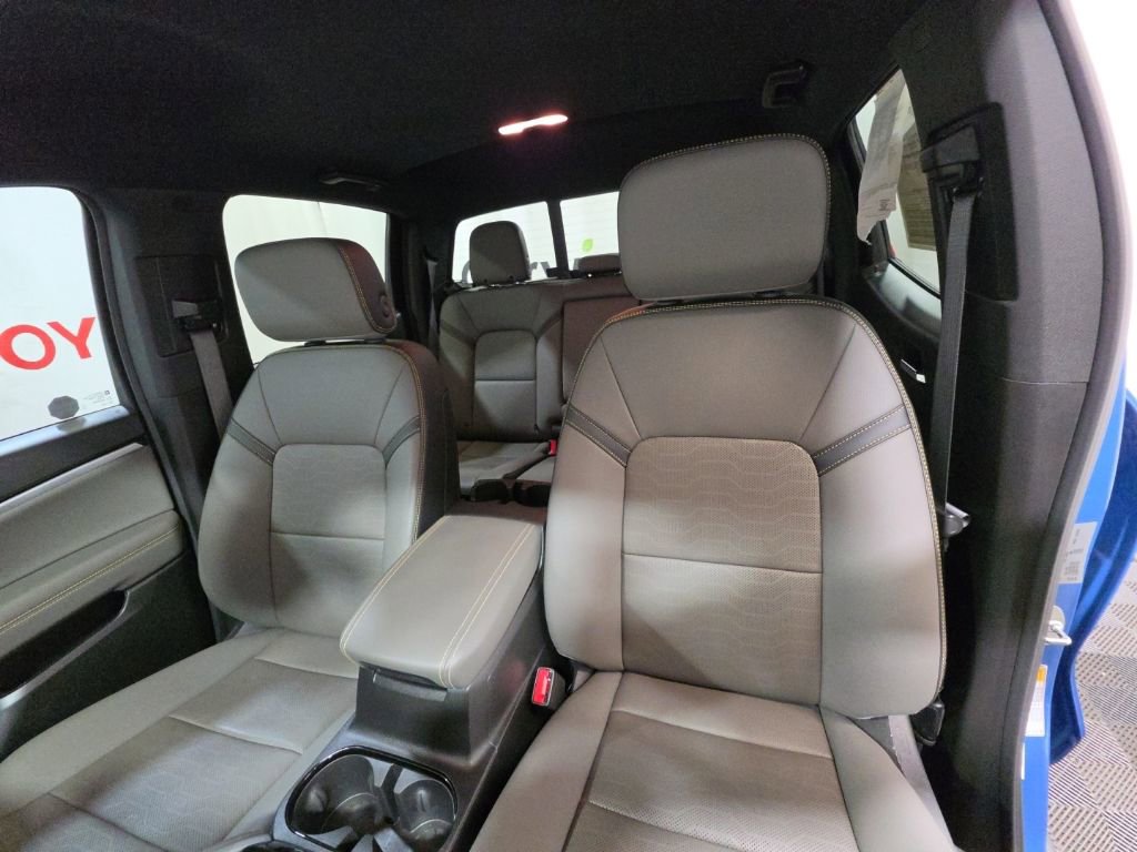 Used 2025 Chevrolet Colorado ZR2 w/ Technology Package image 23