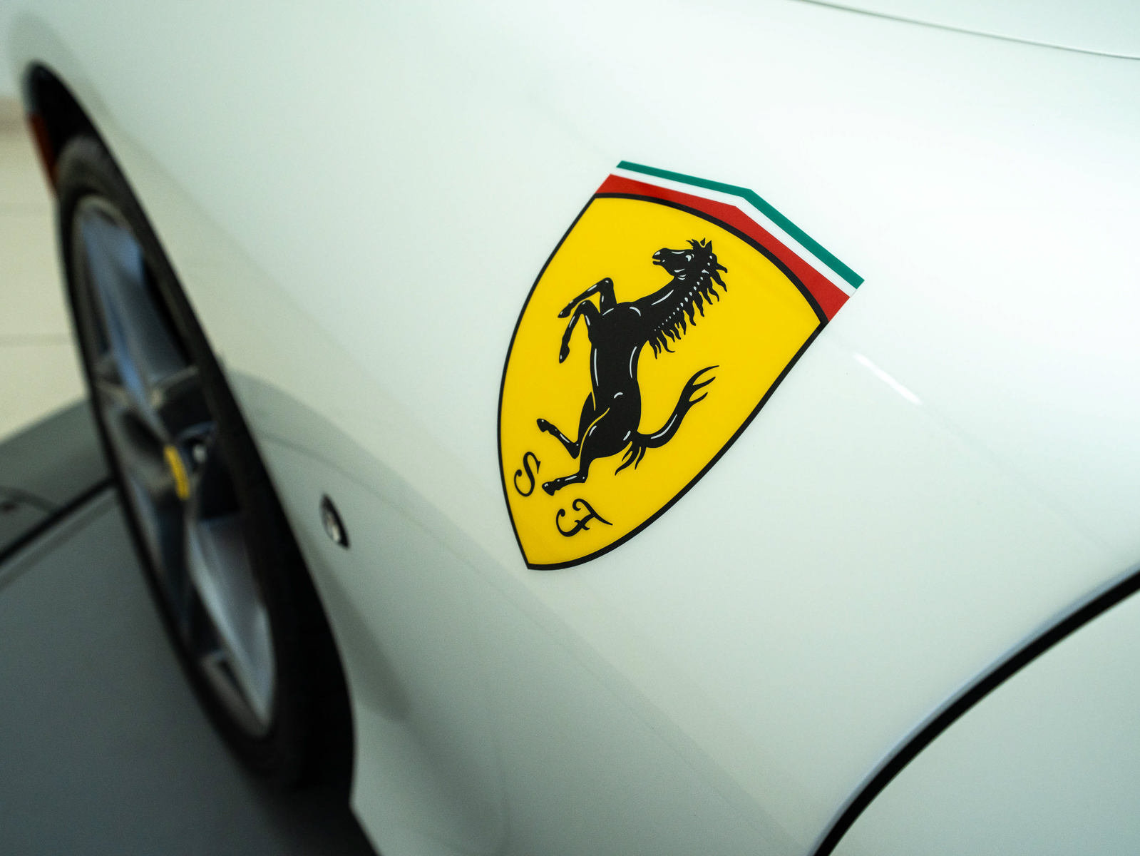 Used 2024 Ferrari Roma Spider RWD image 24