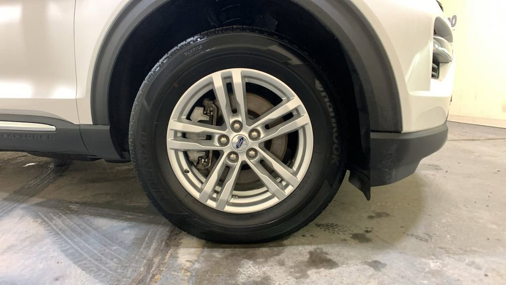 Used 2023 Ford Explorer XLT w/ Equipment Group 202A image 9