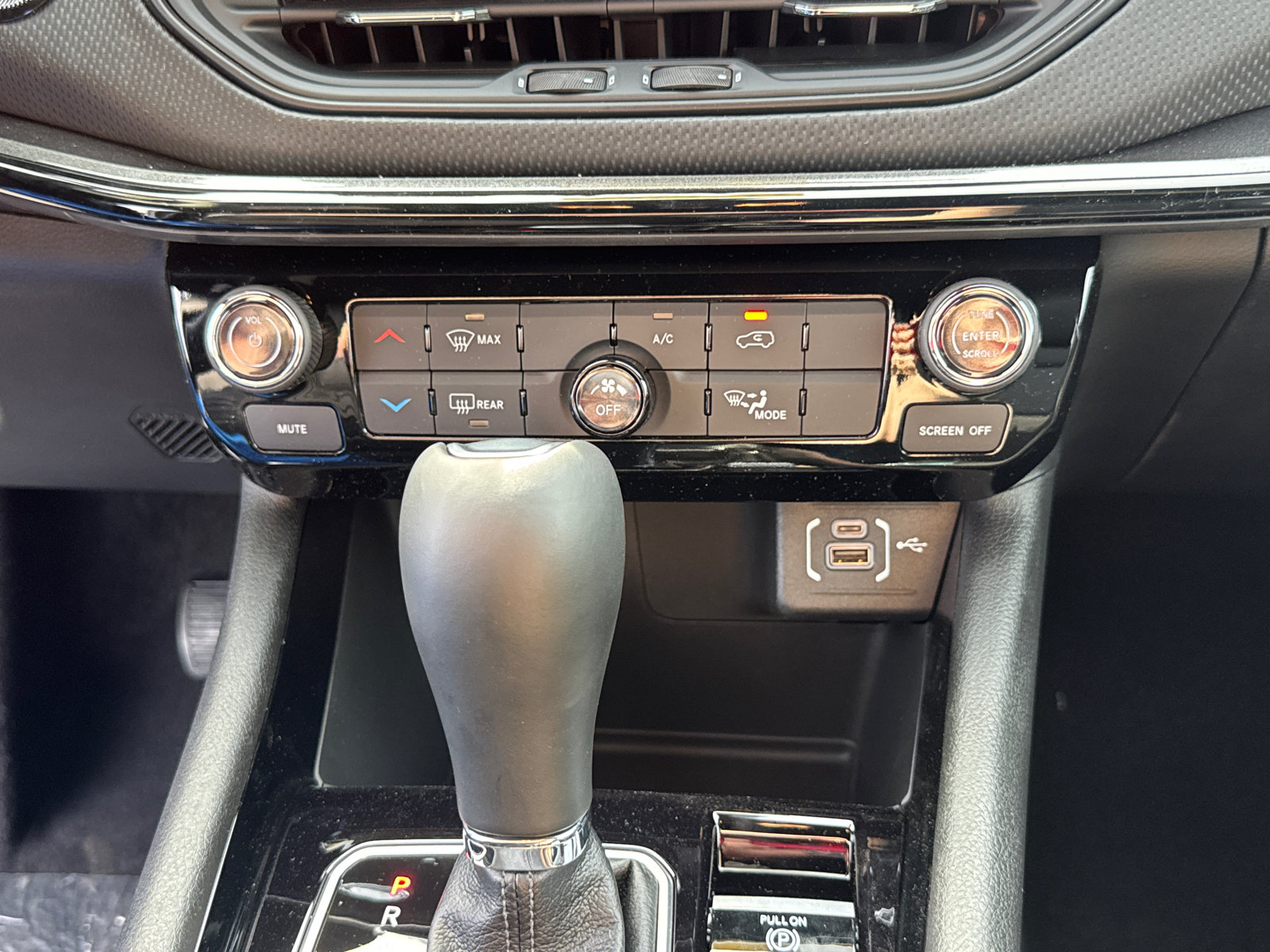 New 2026 Jeep Compass Latitude AWD/4WD image 12