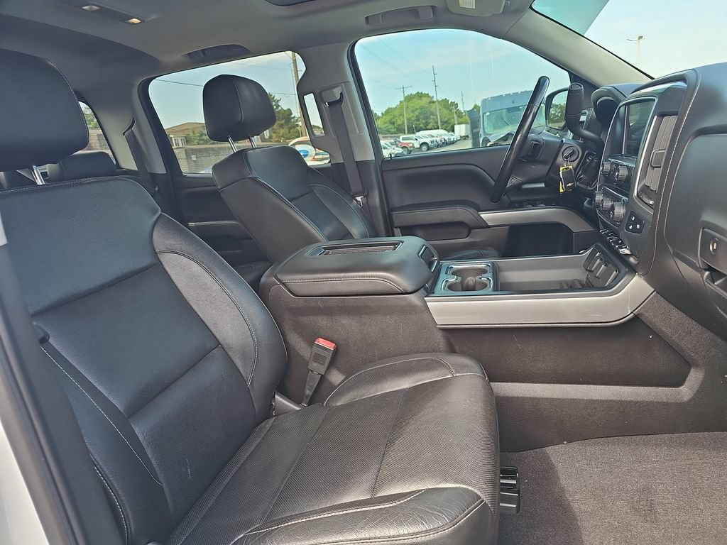 Used 2018 Chevrolet Silverado 1500 LTZ Z71 w/ Redline Edition AWD/4WD image 10