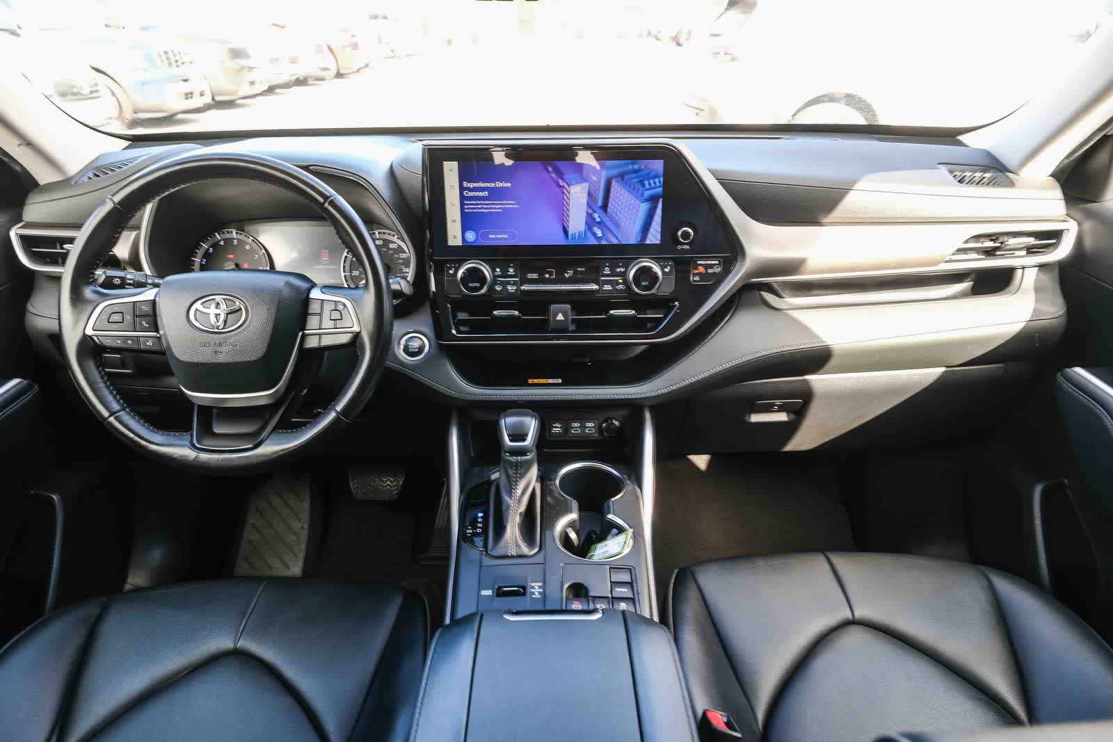 Used 2023 Toyota Highlander XLE FWD image 13
