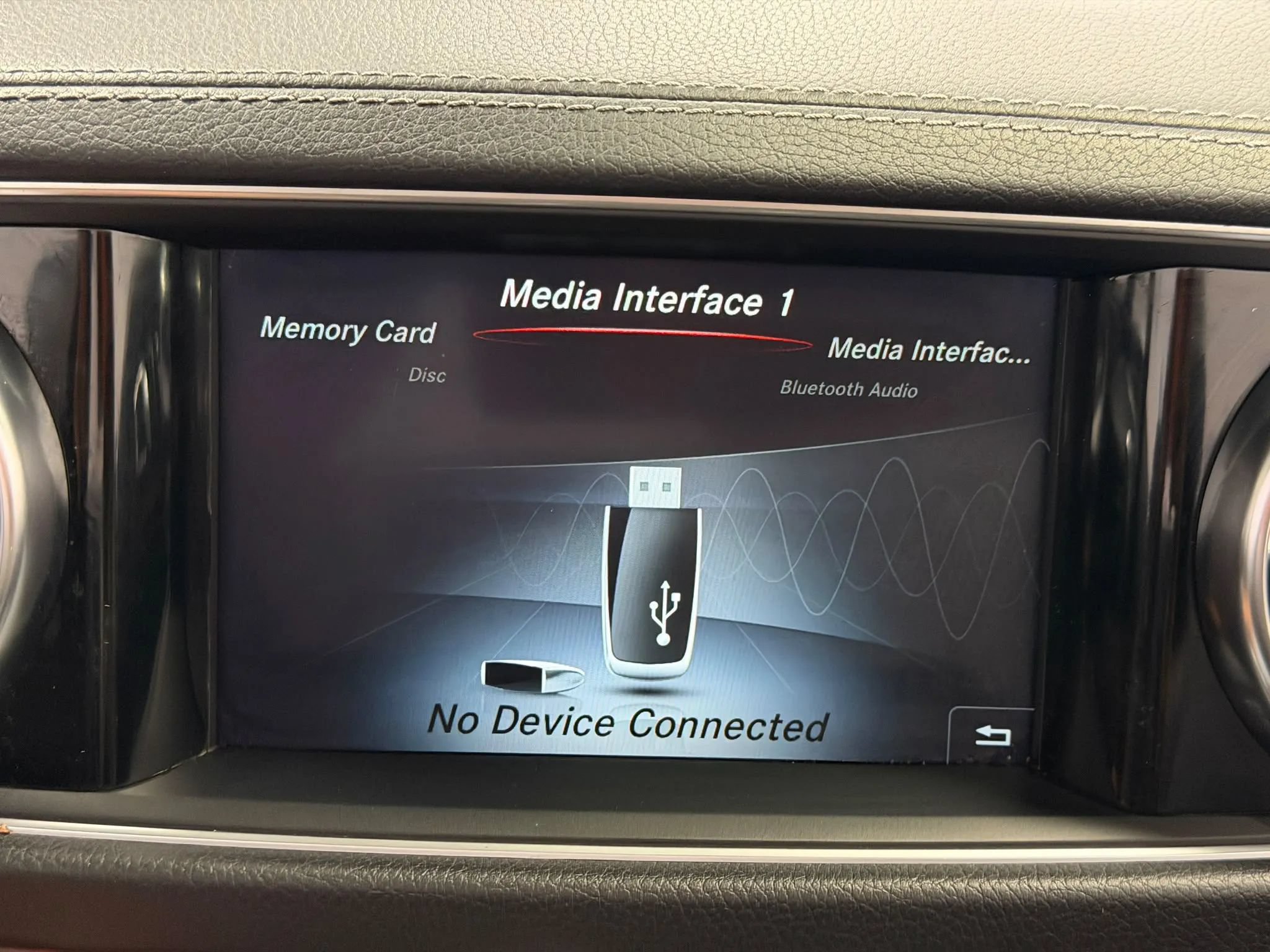 Used 2018 Mercedes-Benz SL 550 image 34