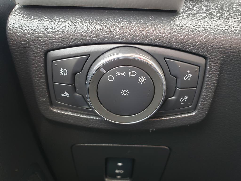 Used 2016 Ford F150 Lariat w/ Equipment Group 502A Luxury AWD/4WD image 21