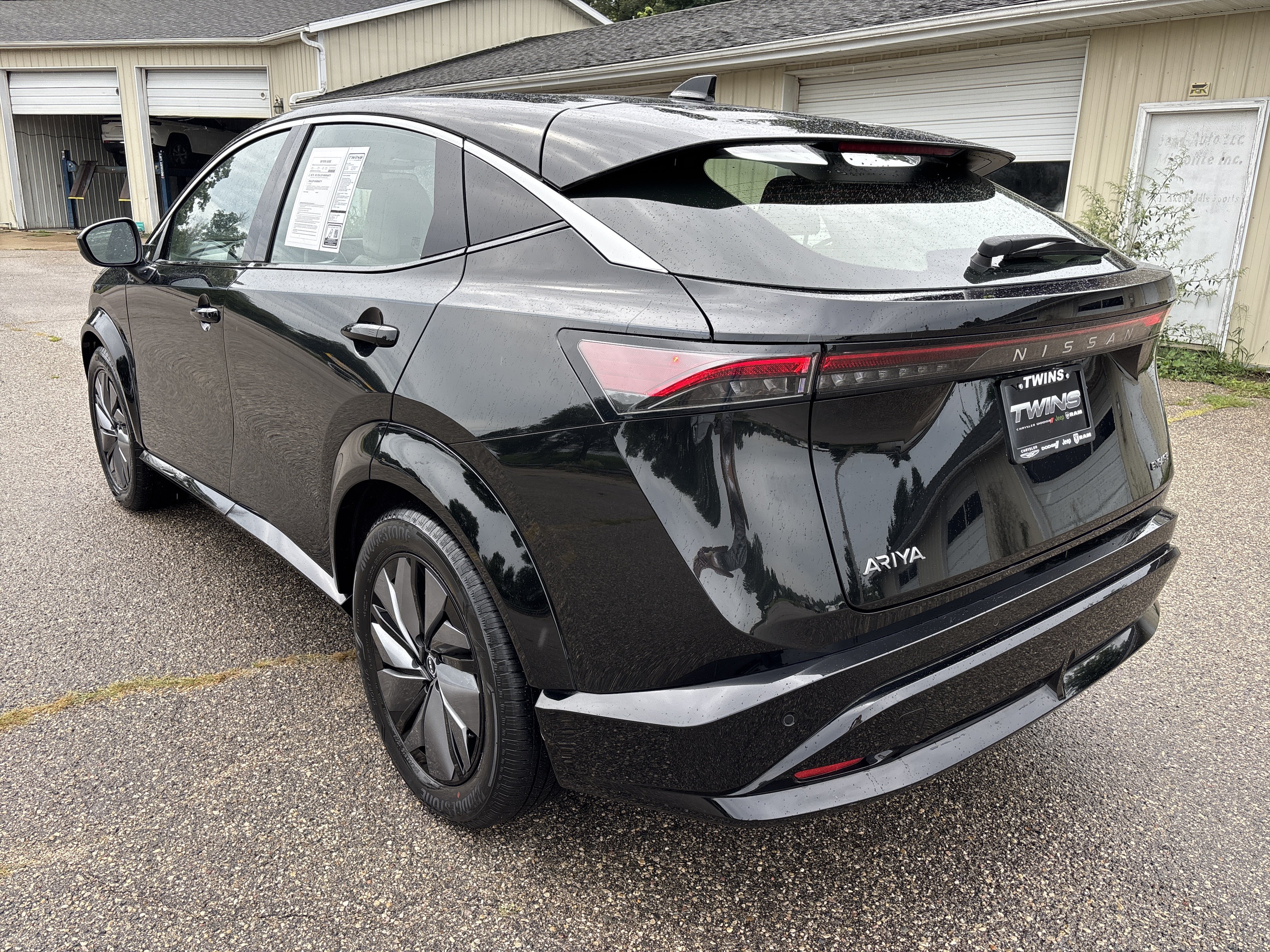 Used 2023 Nissan Ariya FWD image 8