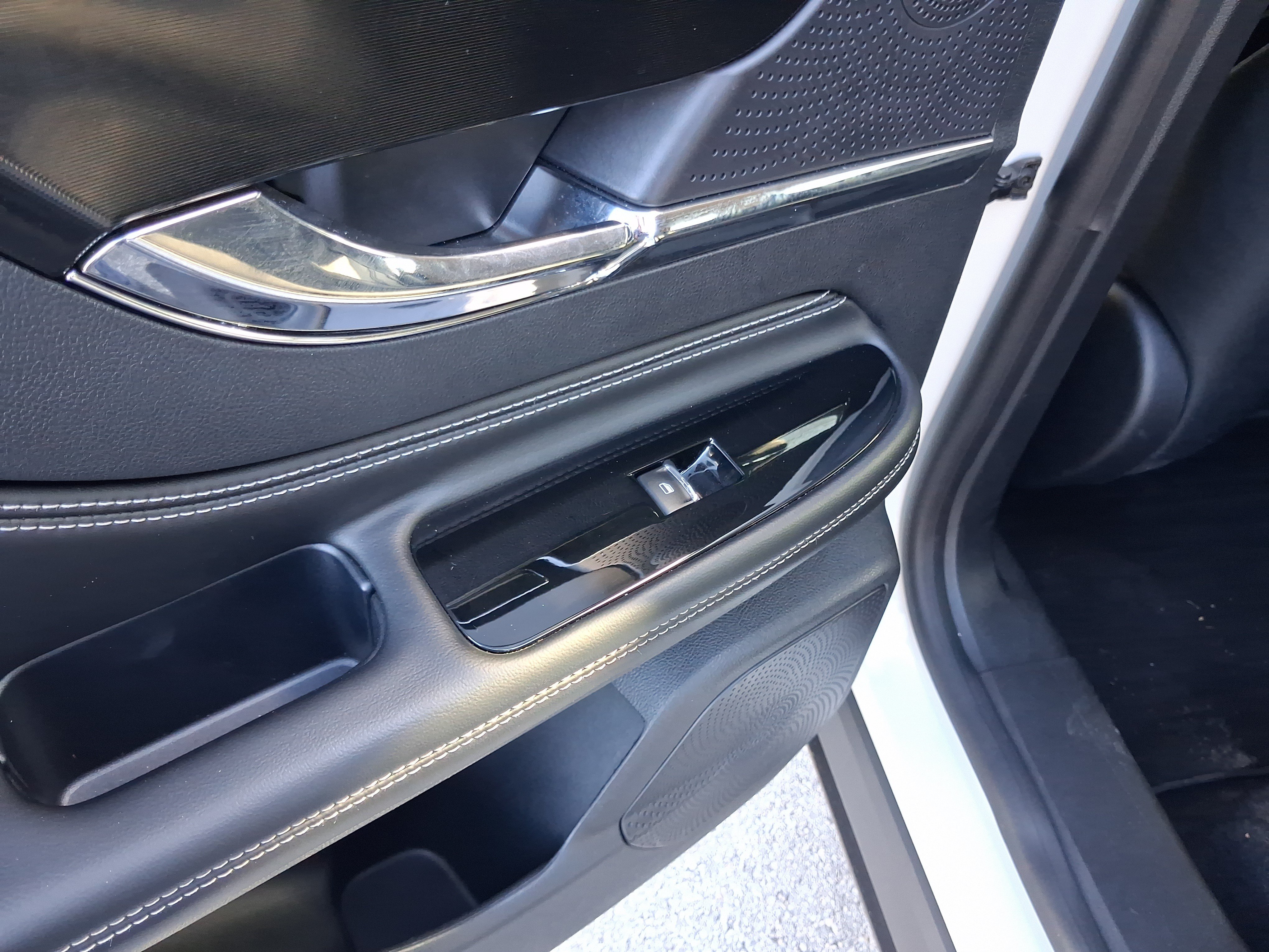 Used 2023 Lincoln Corsair FWD image 10