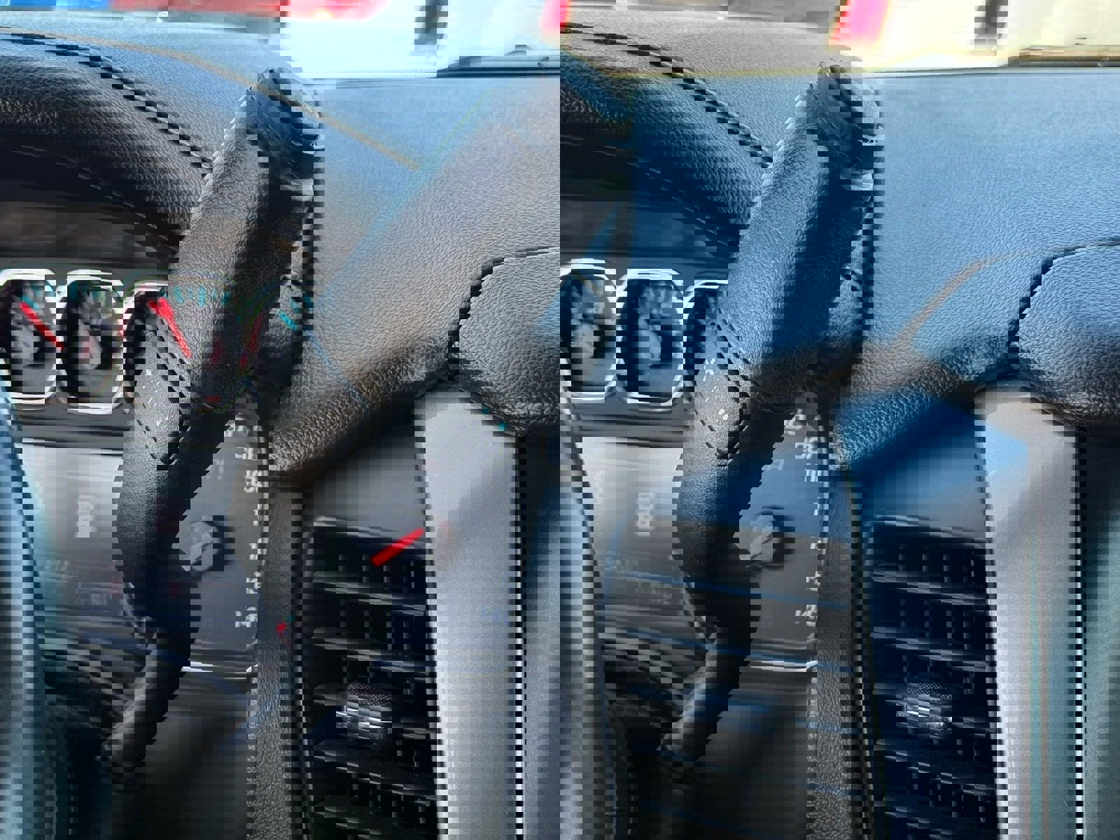 Used 2018 Chevrolet Suburban Premier image 26