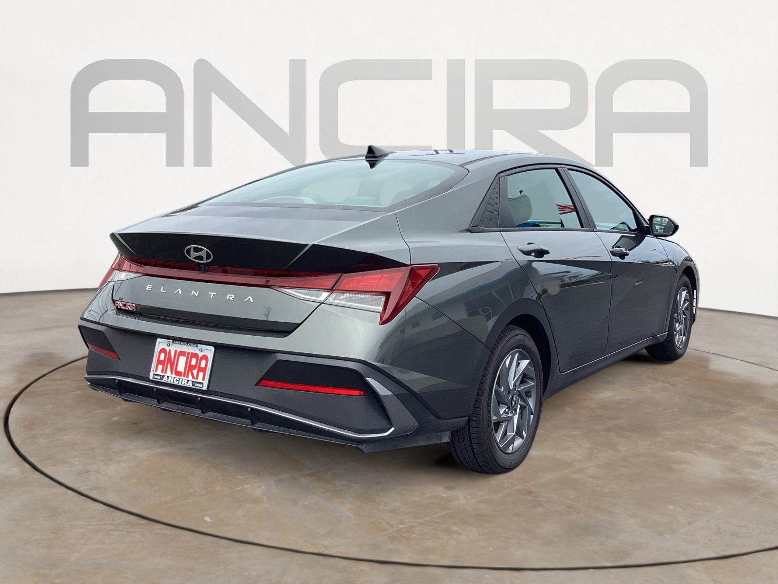 Used 2024 Hyundai Elantra SEL FWD image 14