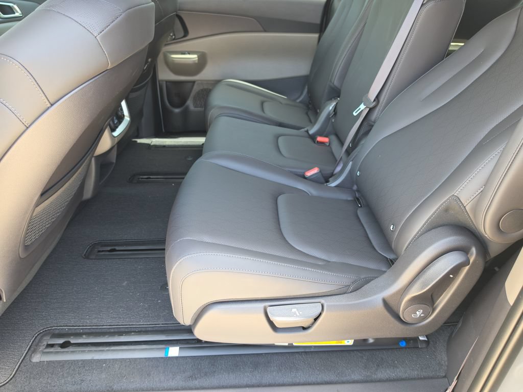 New 2026 Kia Carnival SX FWD image 17