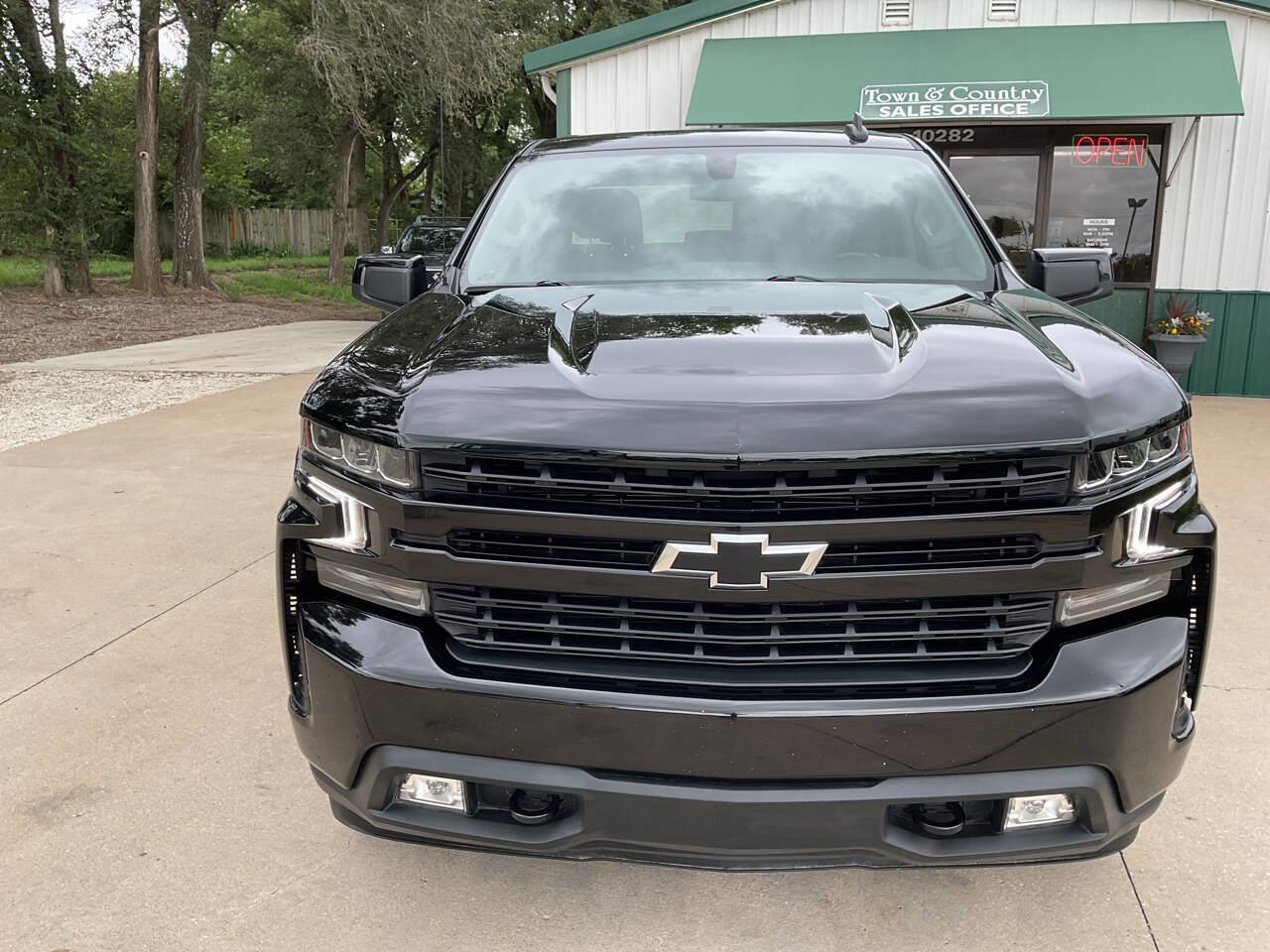 Used 2021 Chevrolet Silverado 1500 RST image 4