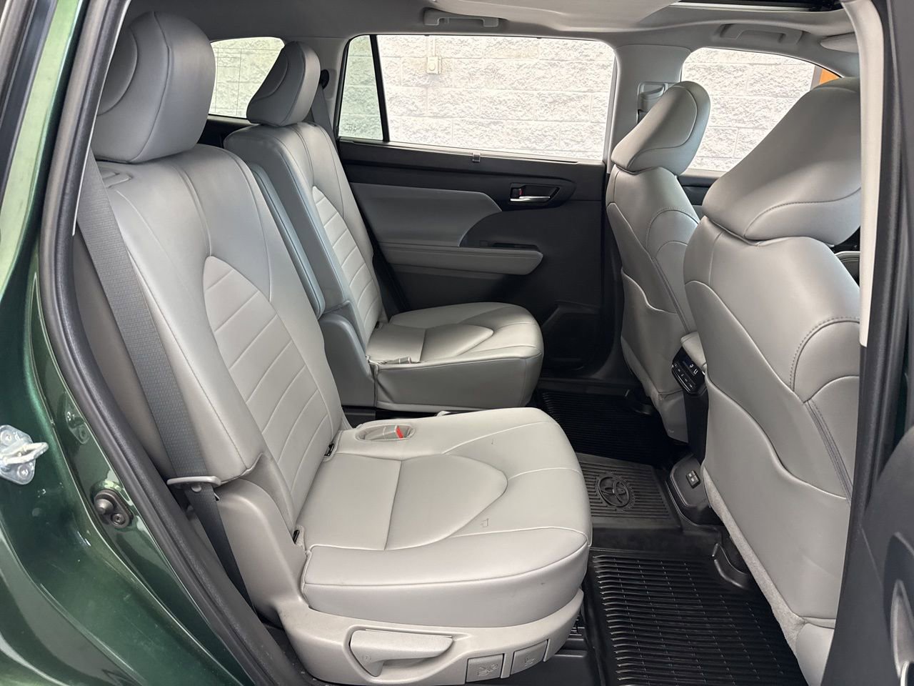 Used 2023 Toyota Highlander XLE image 44