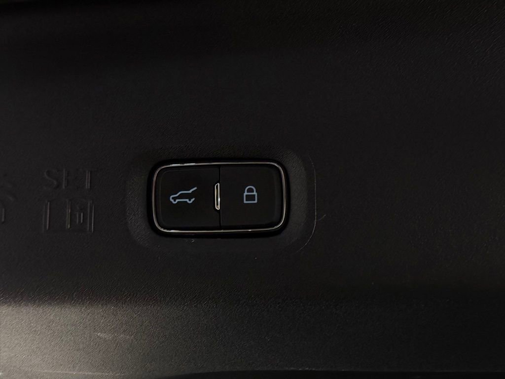 Used 2025 Ford Expedition Active AWD/4WD image 28