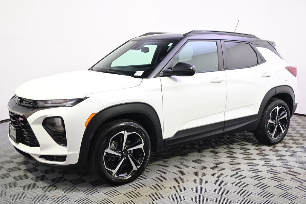 Used 2023 Chevrolet TrailBlazer RS w/ Convenience Package AWD/4WD image 2