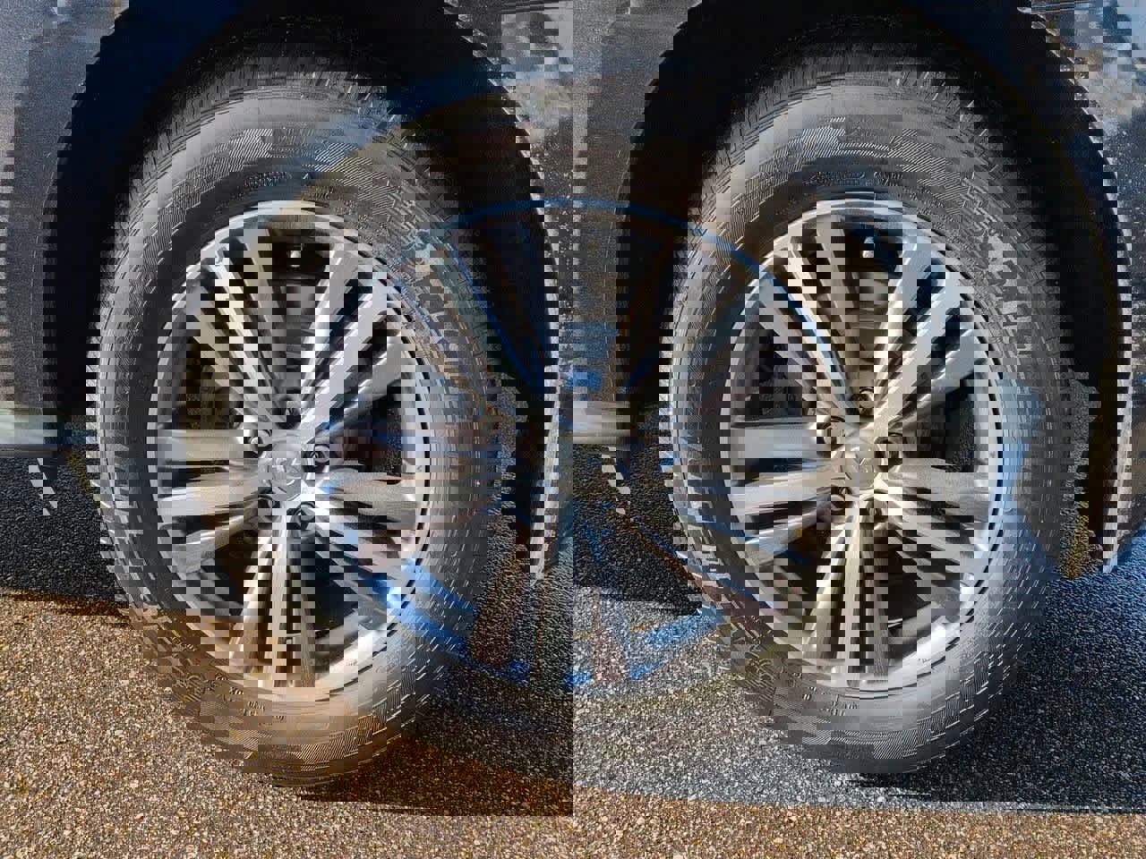 Used 2019 INFINITI QX60 Luxe w/ Essential Package image 13