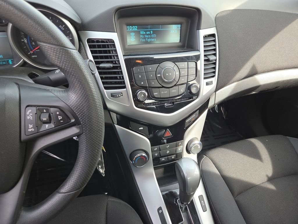 Used 2016 Chevrolet Cruze LT FWD image 8