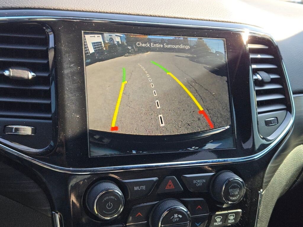 Used 2021 Jeep Grand Cherokee Laredo X image 31