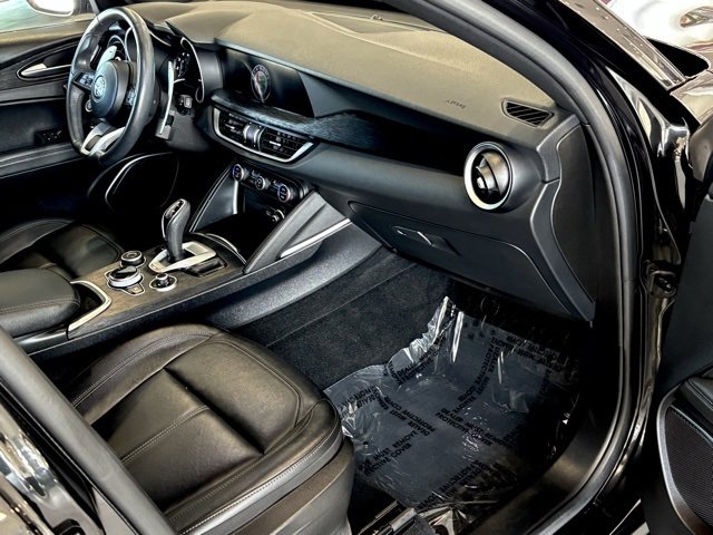 Used 2022 Alfa Romeo Stelvio Sprint image 34